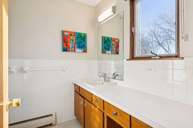 $169,900 | 100 Imperial Drive West, Unit 404, West St. Paul, MN 55118