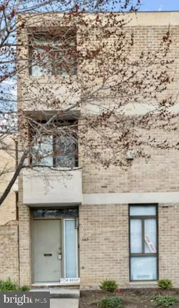 $1,099,999 | 387 N Street Southwest, Washington, DC 20024