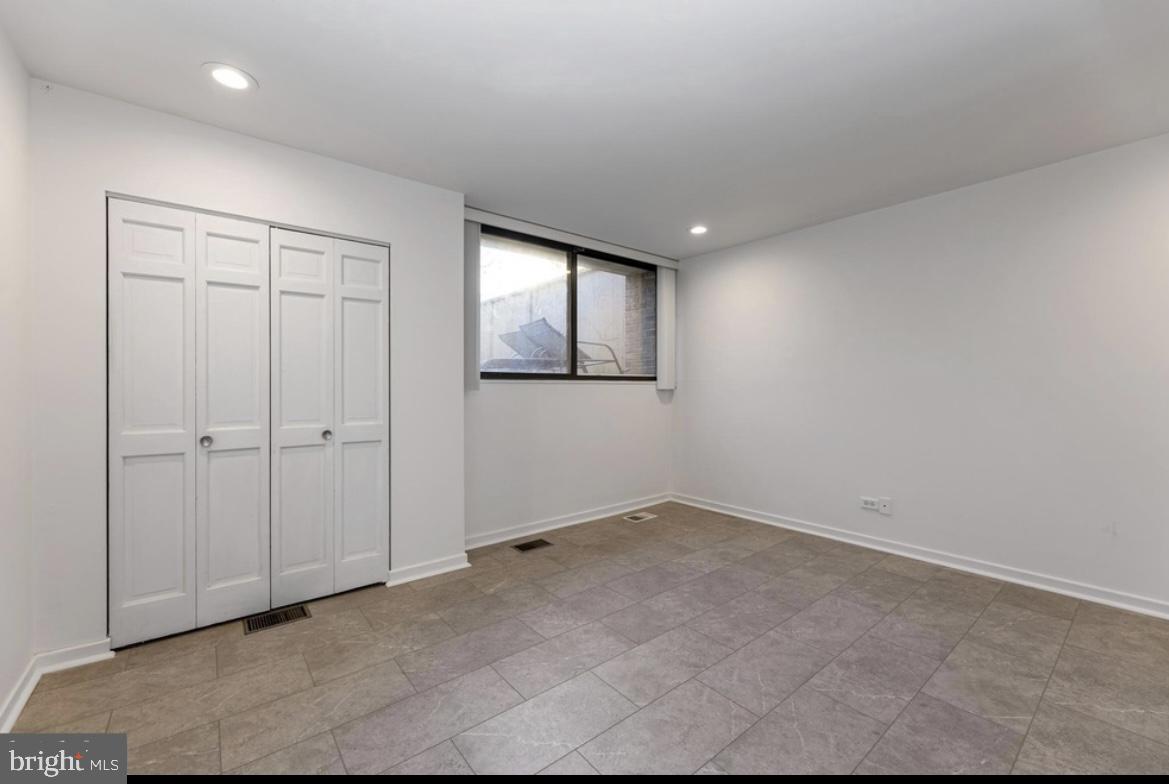387 N Street Southwest Washington, DC 20024 - Photo 17 of 22 Spacious, light-filled room awaits you.