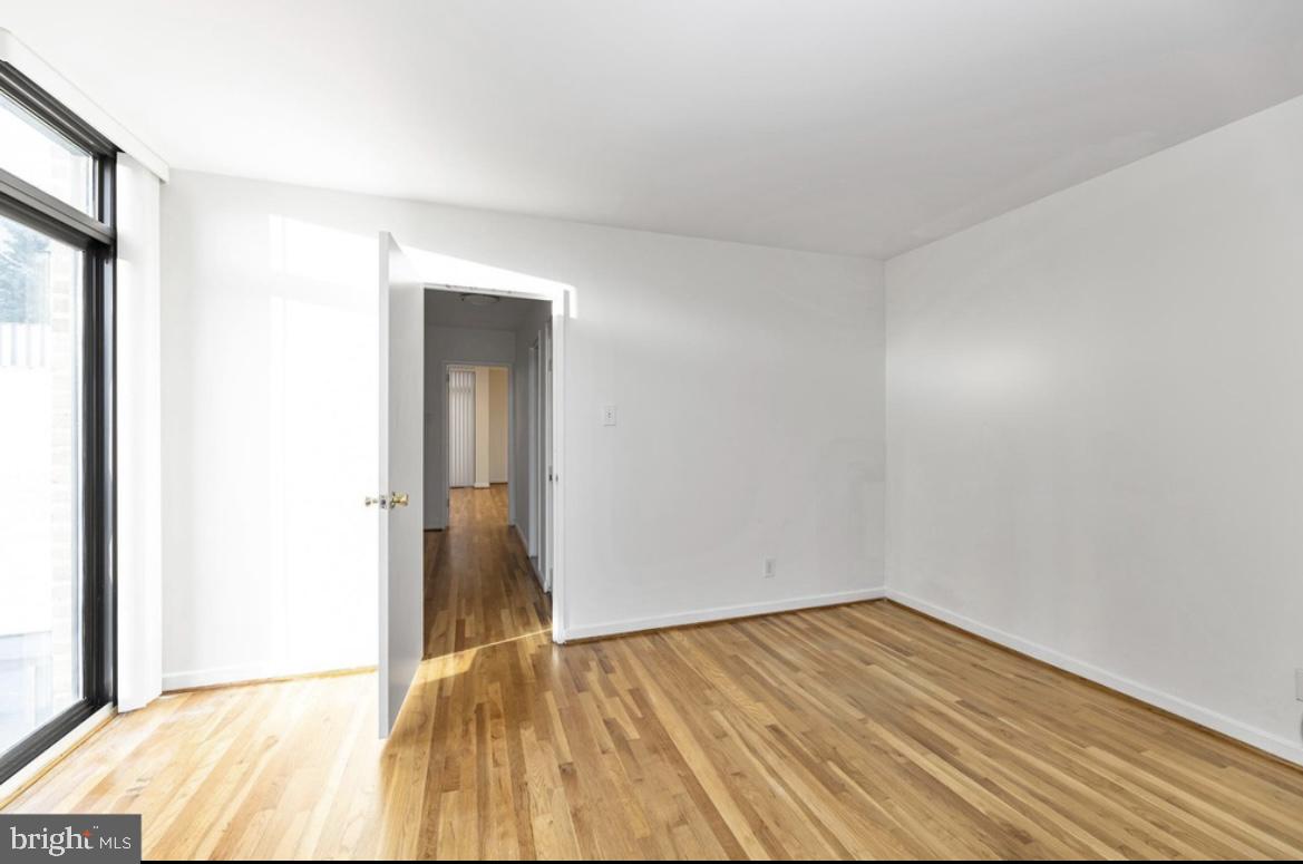 387 N Street Southwest Washington, DC 20024 - Photo 19 of 22 Bright and airy open space awaits.