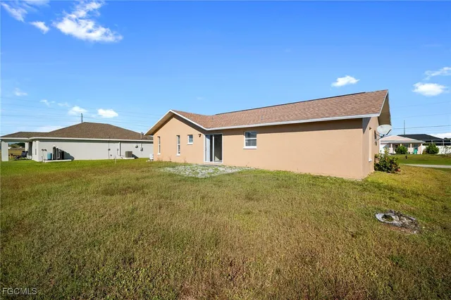 a house view with a outdoor space