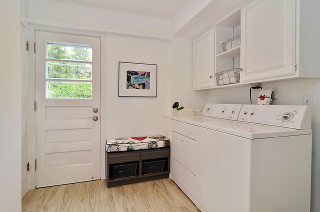1141 Hibbard Road Wilmette, IL 60091 - Photo 11 of 20 a utility room with dryer and washer