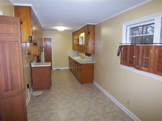 3906 Edwards Road Taylors, SC 29687 - Photo 3 of 9 Gallery Image 3