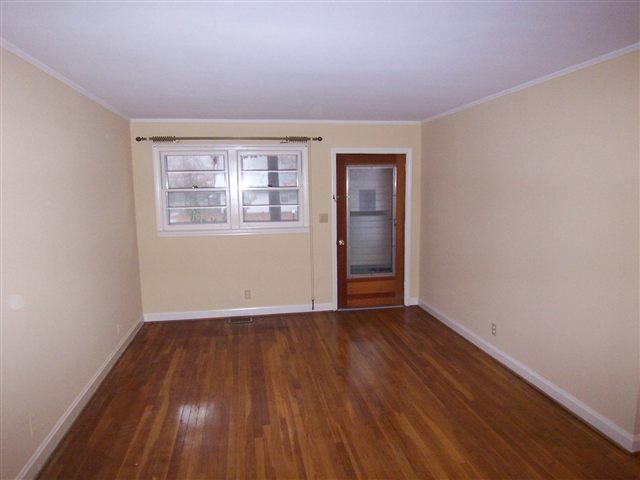 3906 Edwards Road Taylors, SC 29687 - Photo 4 of 9 Gallery Image 4