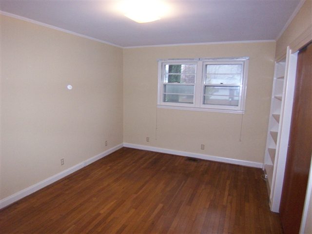 3906 Edwards Road Taylors, SC 29687 - Photo 6 of 9 Gallery Image 6
