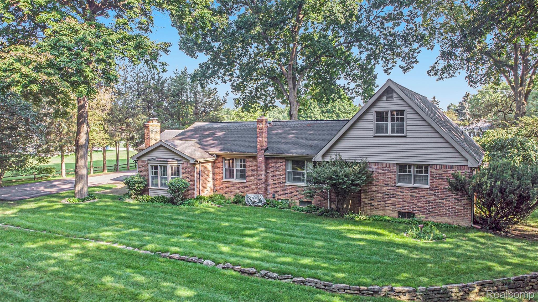 606 East Rolston Road Linden, MI 48451 - Photo 9 of 35 12 (4).jpg