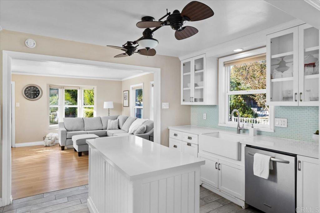 697 Ocean View Avenue Encinitas, CA 92024 - Photo 16 of 49