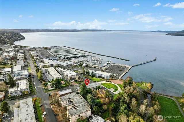 $264,950 | 506 South 222nd Street, Unit 1, Des Moines, WA 98198