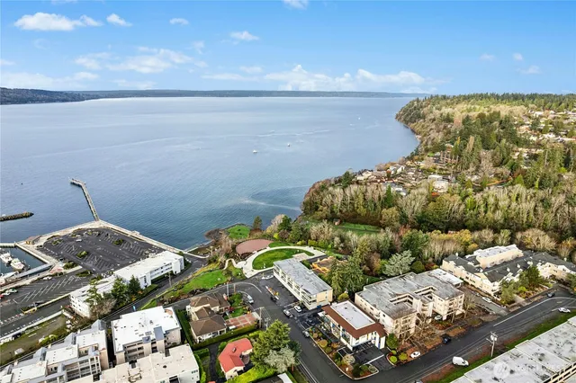 $264,950 | 506 South 222nd Street, Unit 1, Des Moines, WA 98198