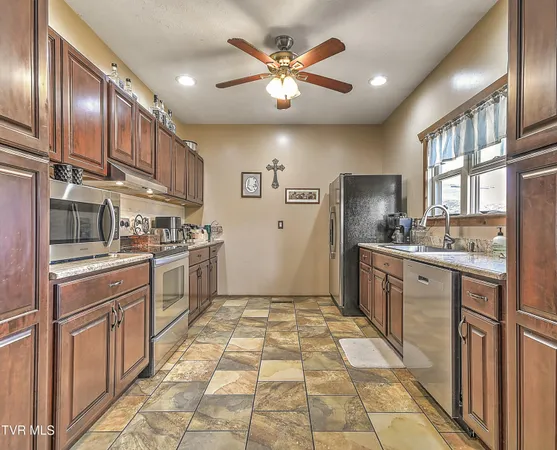 $399,900 | 17516 Donegal Drive, Abingdon, VA 24210