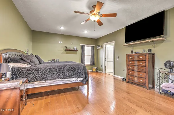 $399,900 | 17516 Donegal Drive, Abingdon, VA 24210