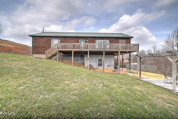 $395,000 | 17516 Donegal Drive, Abingdon, VA 24210