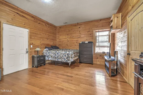 $399,900 | 17516 Donegal Drive, Abingdon, VA 24210