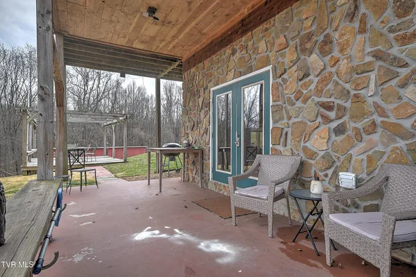 $399,900 | 17516 Donegal Drive, Abingdon, VA 24210