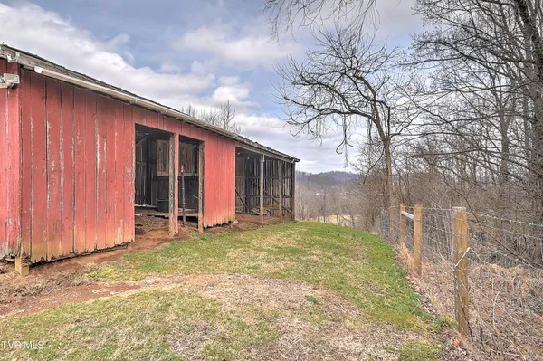 $399,900 | 17516 Donegal Drive, Abingdon, VA 24210