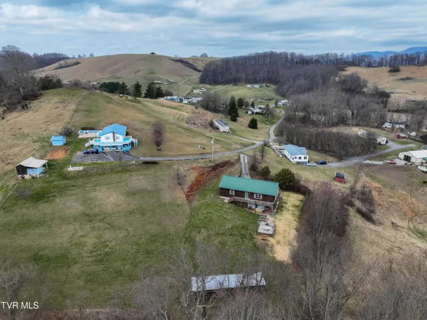 $399,900 | 17516 Donegal Drive, Abingdon, VA 24210