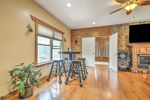 $399,900 | 17516 Donegal Drive, Abingdon, VA 24210