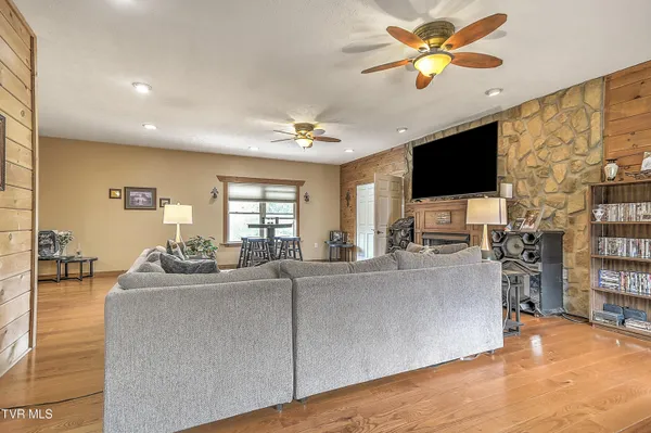 $399,900 | 17516 Donegal Drive, Abingdon, VA 24210