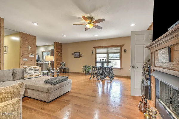 $399,900 | 17516 Donegal Drive, Abingdon, VA 24210