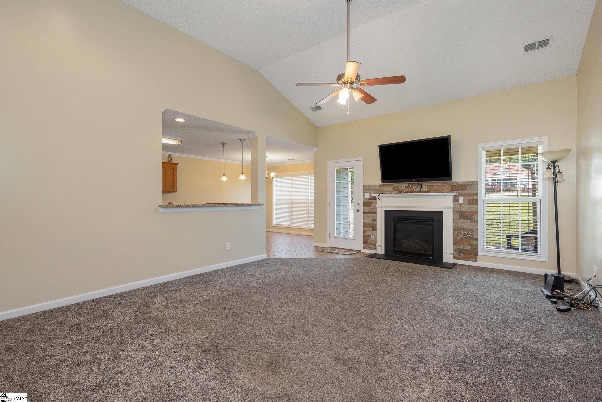 327 Laura Bishop Lane Inman, SC 29349 - Photo 5 of 36 Gallery Image 5