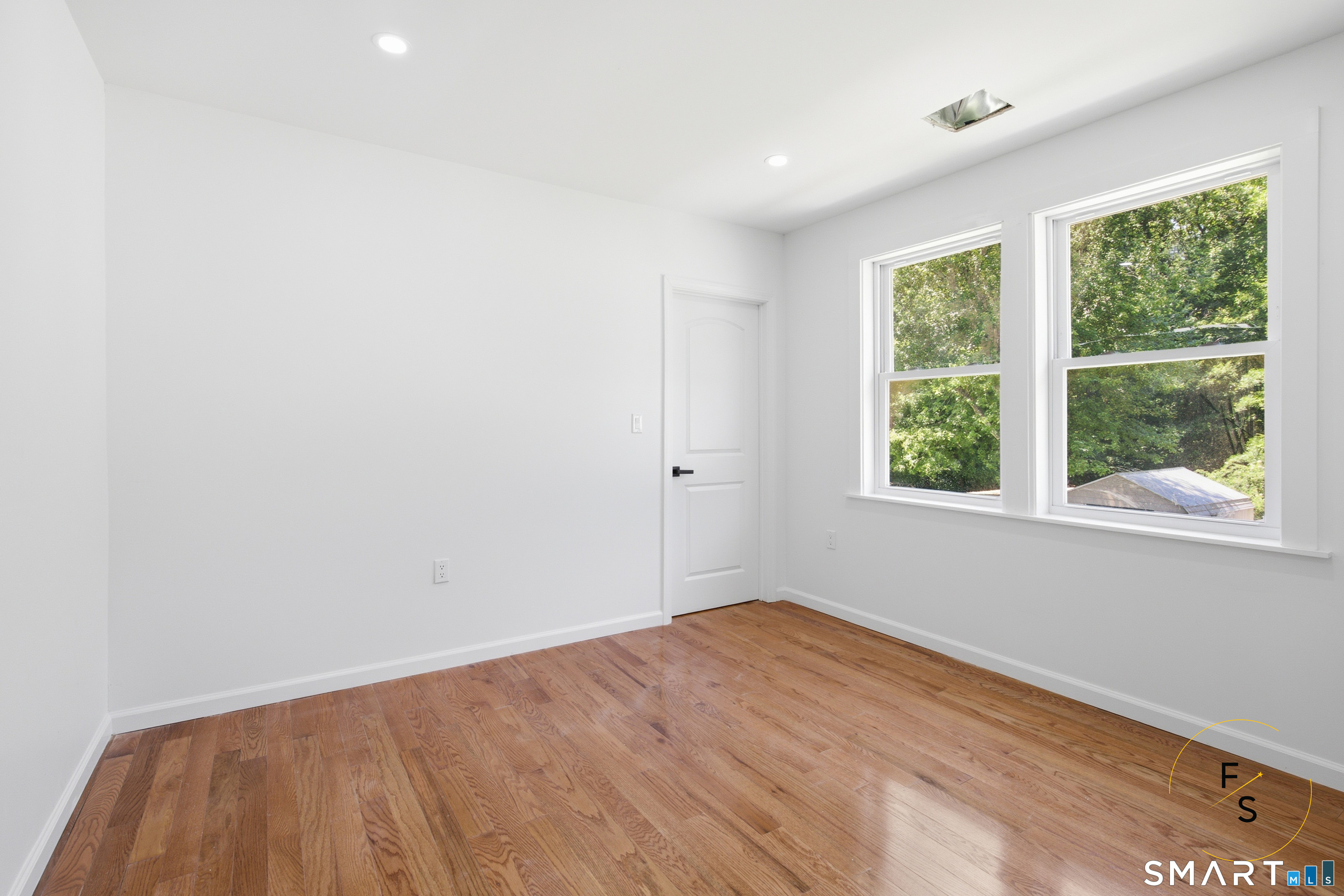 24 Gaspee Road Bridgeport, CT 06606 - Photo 16 of 30