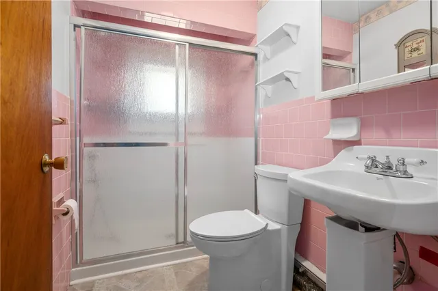 $375,000 | 470 St Paul Street, North Smithfield, RI 02896