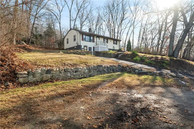 $375,000 | 470 St Paul Street, North Smithfield, RI 02896