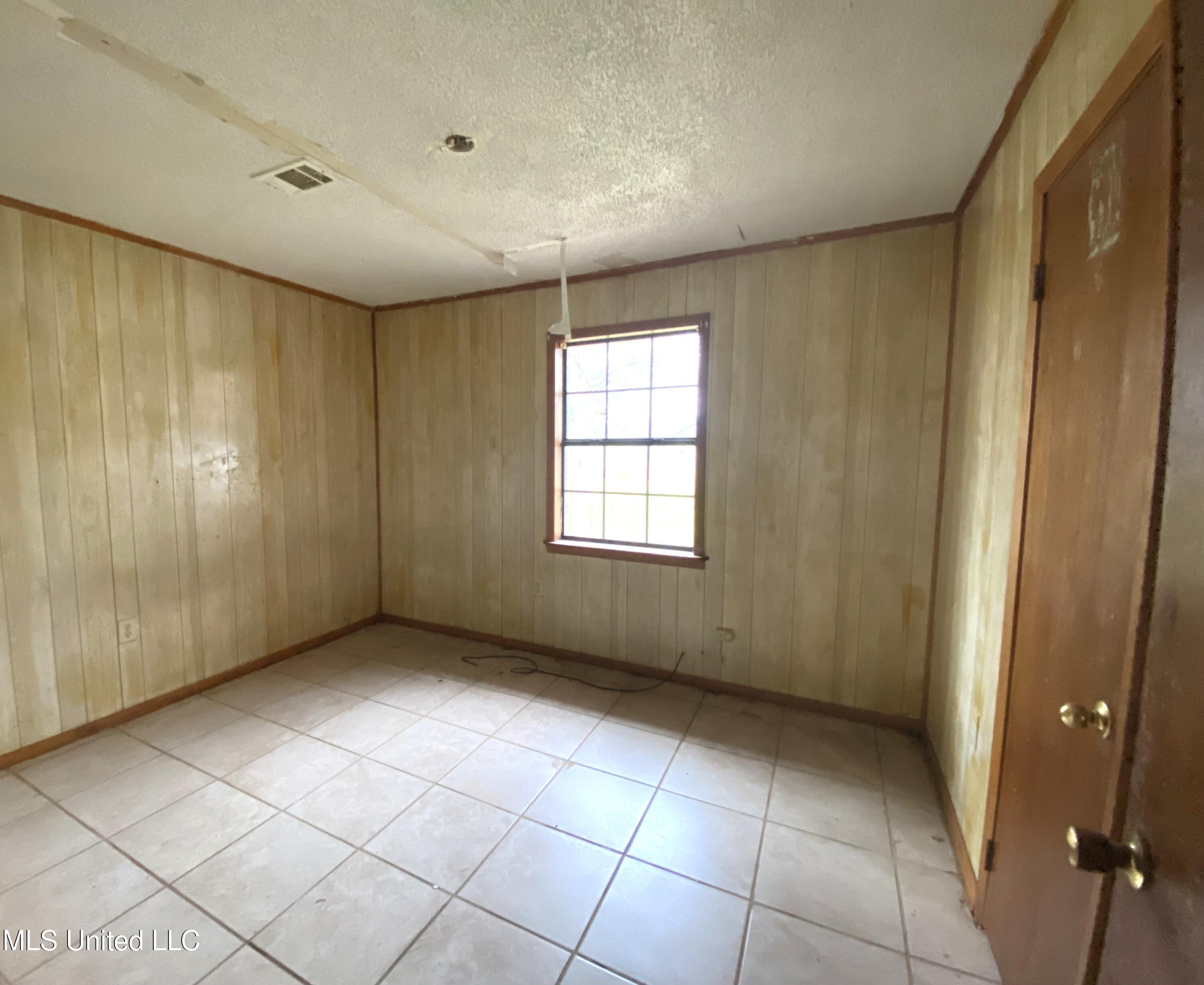 4933 Travelers Rest Lorman, MS 39096 - Photo 14 of 22 Travelers rest guest br new