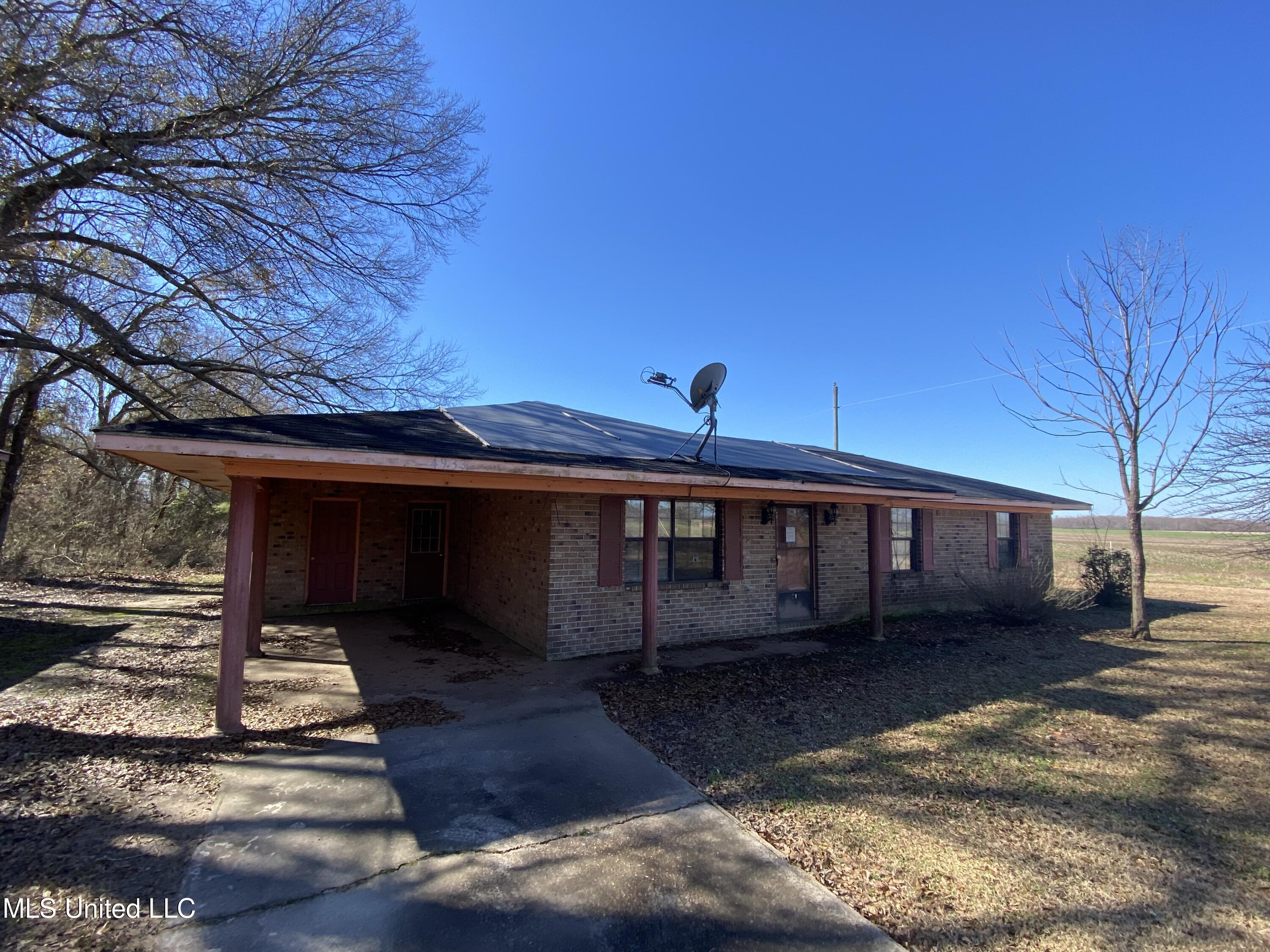 4933 Travelers Rest Lorman, MS 39096 - Photo 2 of 22 Front