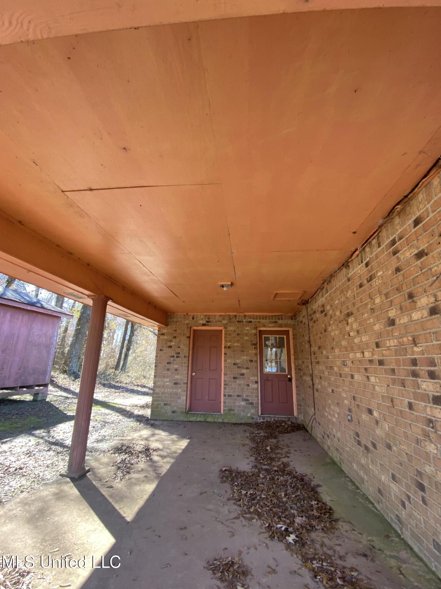 4933 Travelers Rest Lorman, MS 39096 - Photo 5 of 22 Travelers rest carport