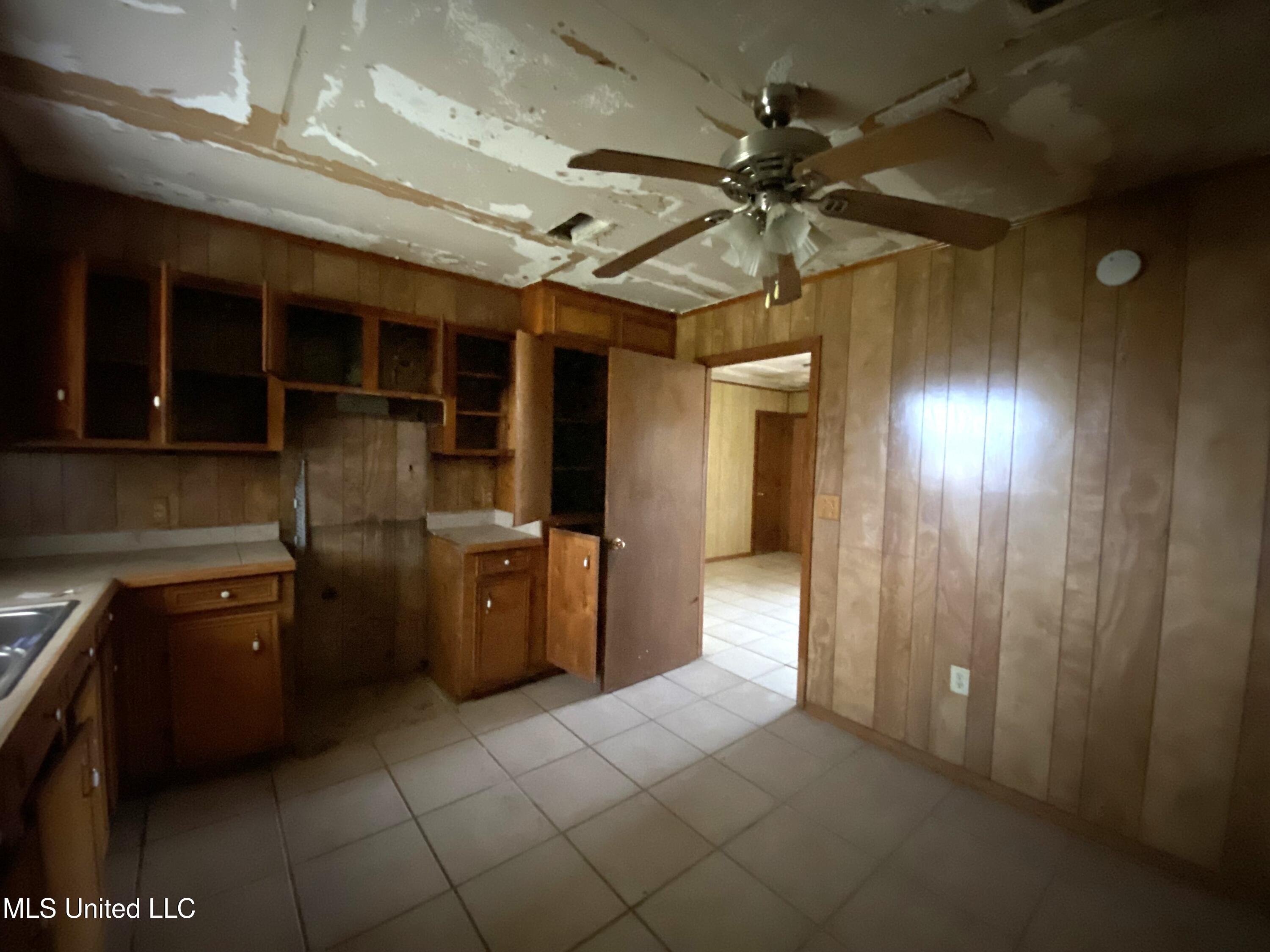 4933 Travelers Rest Lorman, MS 39096 - Photo 7 of 22 travelers rest kitchen 3 new