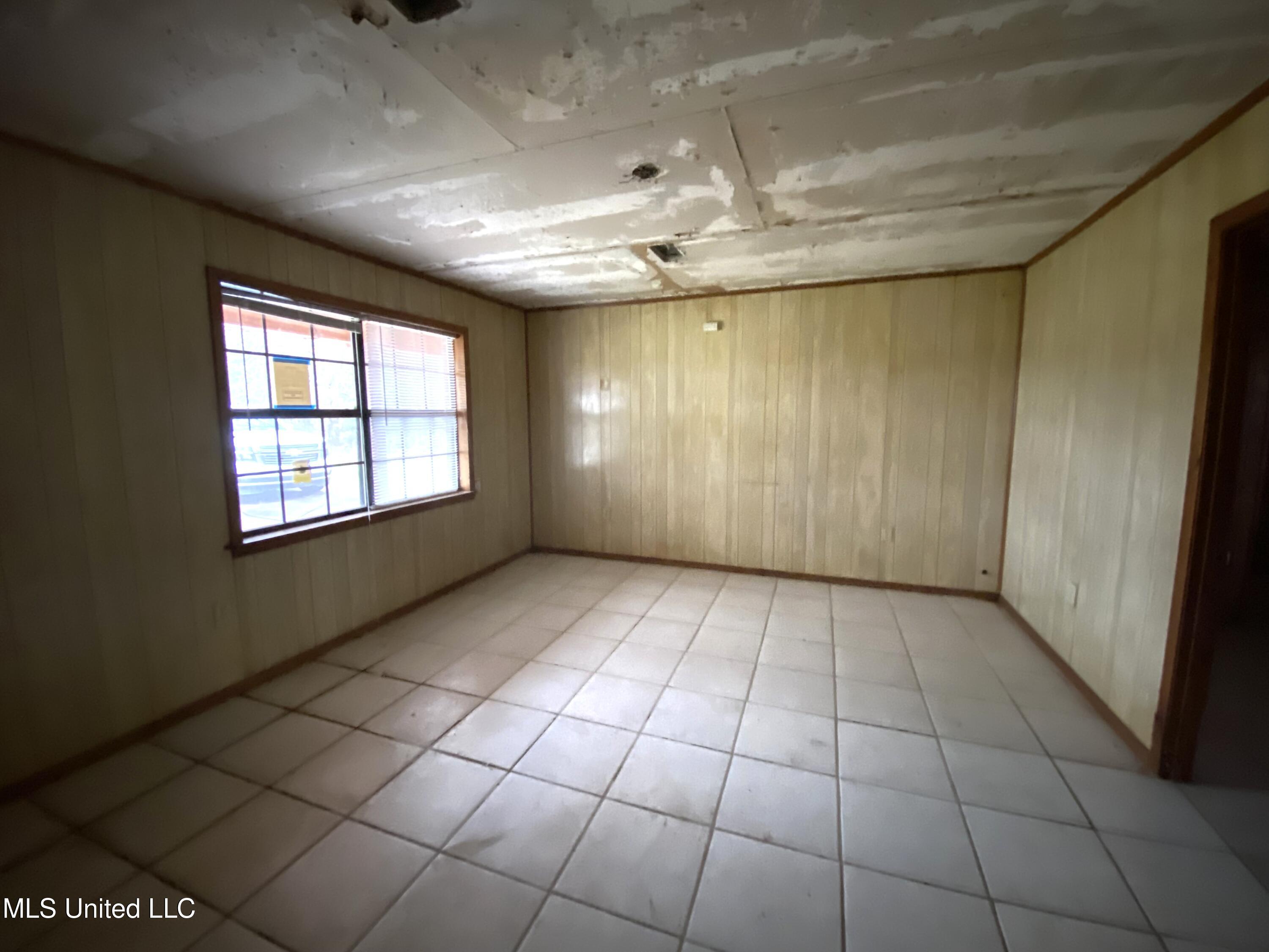 4933 Travelers Rest Lorman, MS 39096 - Photo 10 of 22 Travelers rest living 2 new
