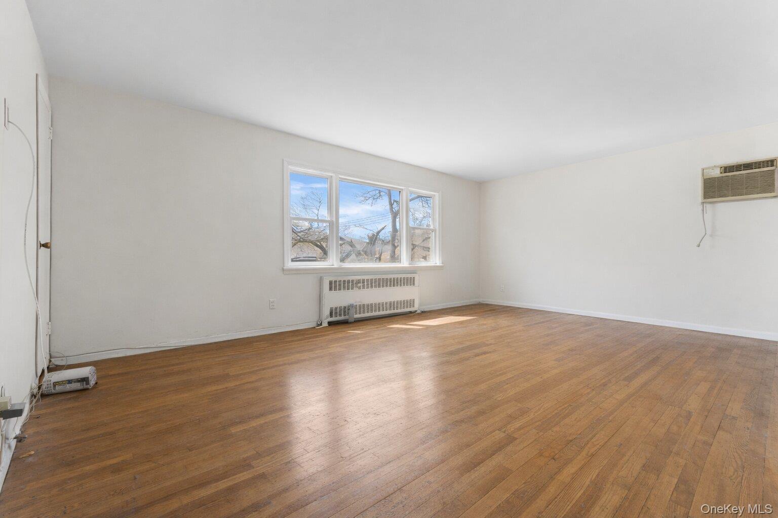 95-21 150th Road Queens, NY 11417 - Photo 12 of 31