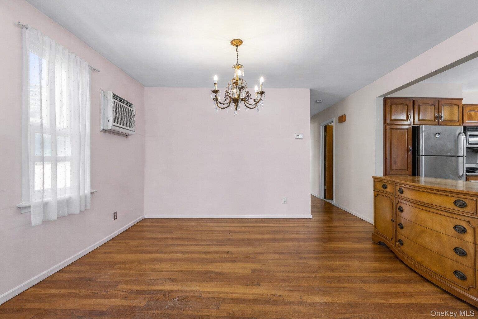 95-21 150th Road Queens, NY 11417 - Photo 5 of 31