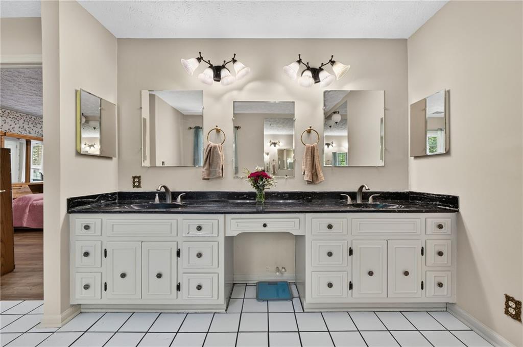 169 Silver Dollar Road Barnesville, GA 30204 - Photo 34 of 67 Gallery Image 34