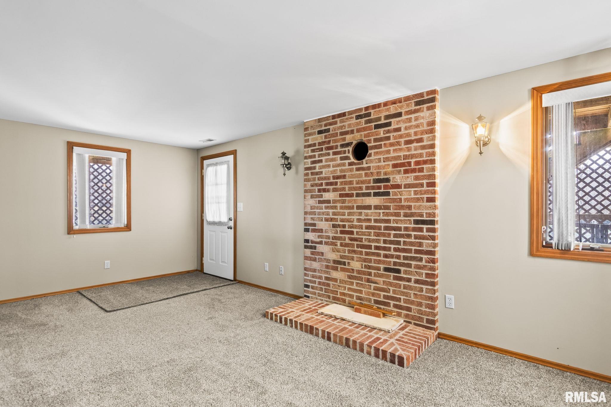 565 Paw-Paw Road Petersburg, IL 62675 - Photo 18 of 35 Gallery Image 18
