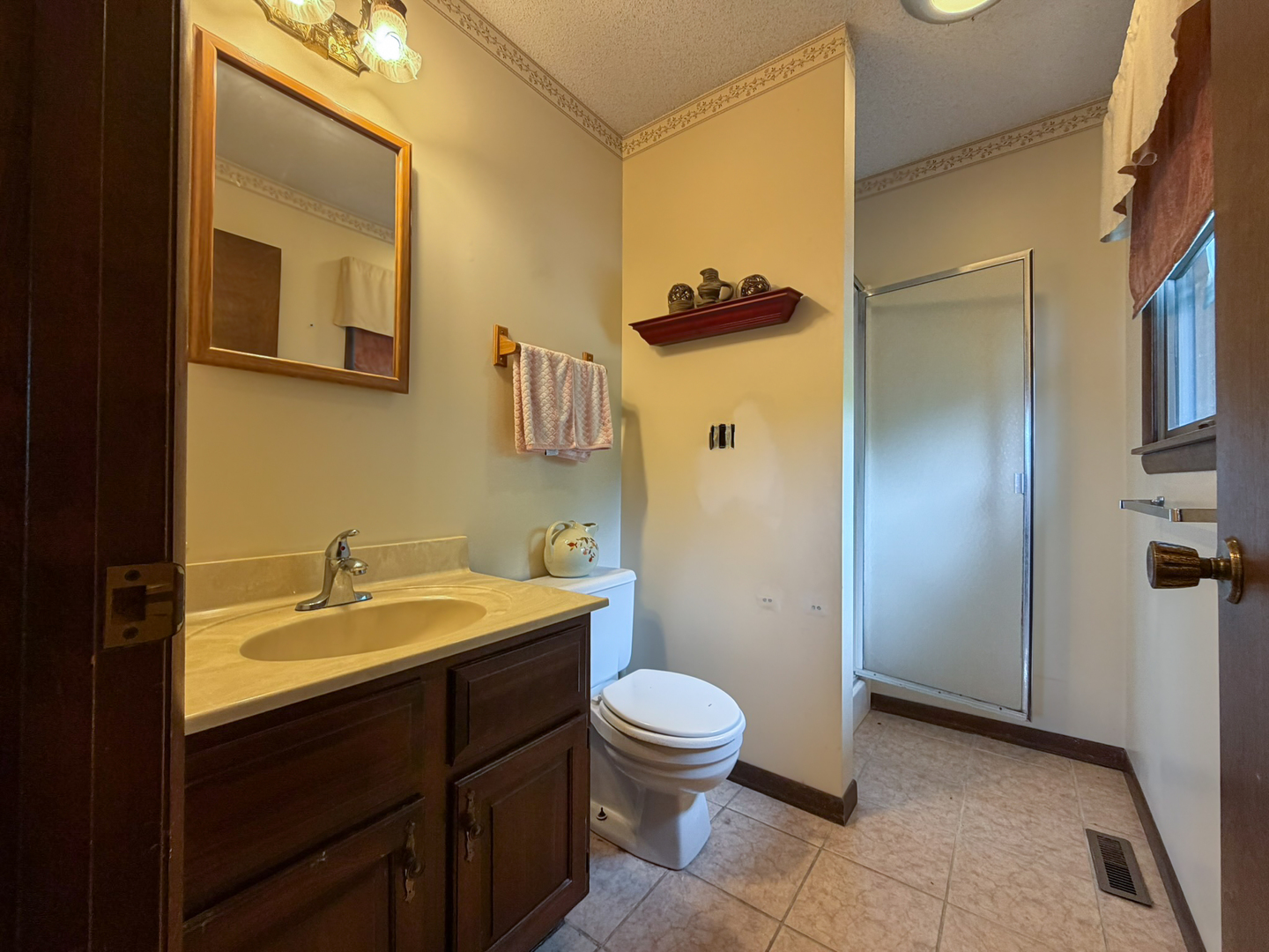6607 Oak Ridge Lane Quincy, IL 62305 - Photo 10 of 23 Gallery Image 10