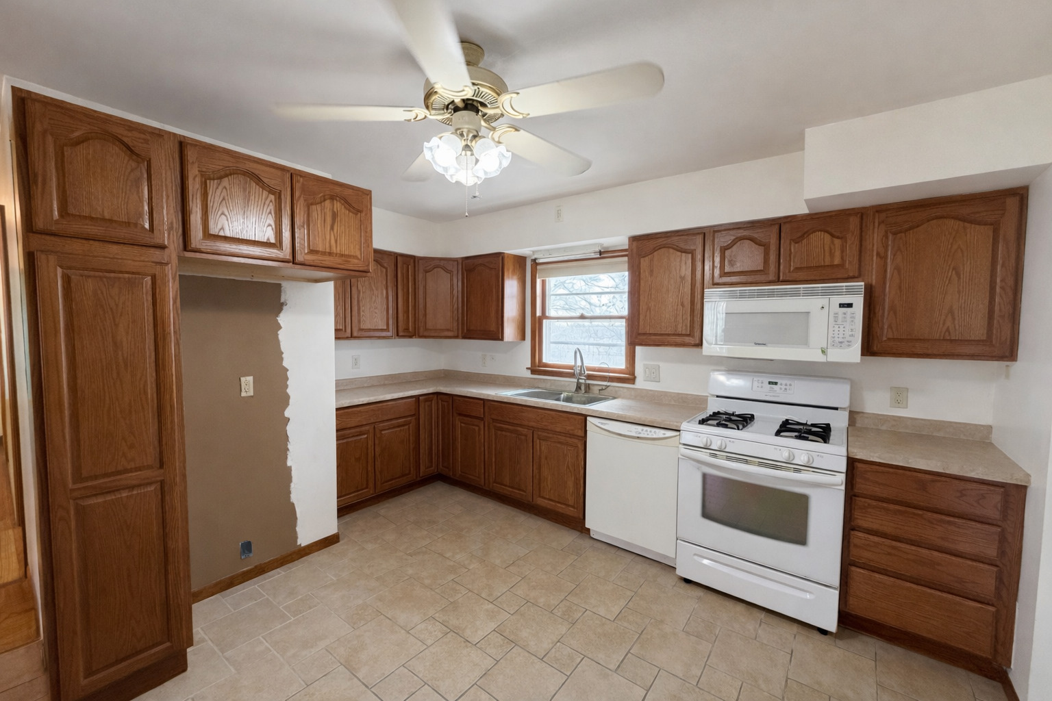 76 South 3160th Road West Kankakee, IL 60901 - Photo 3 of 15