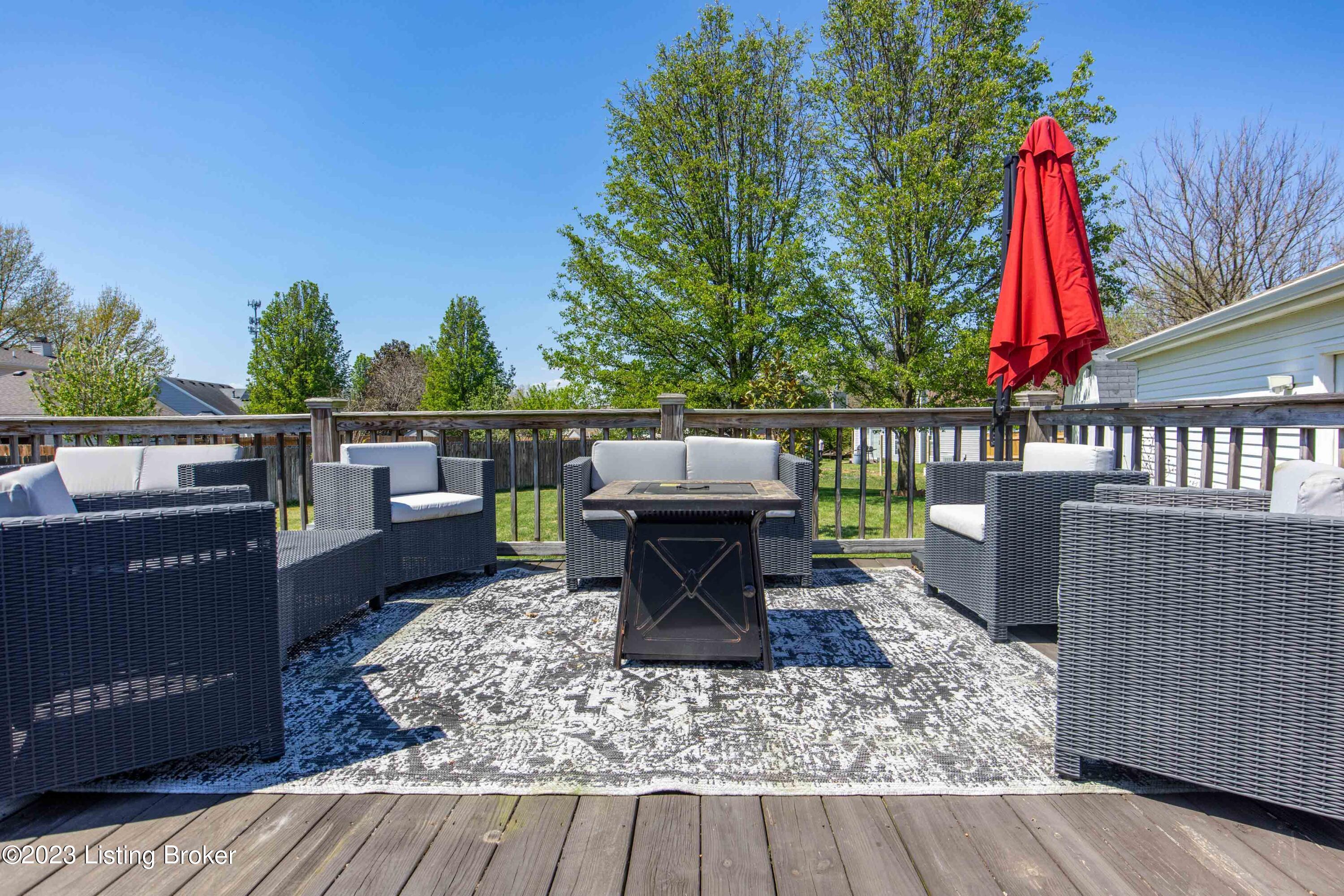 9802 Spring Pointe Court Louisville, KY 40229 - Photo 52 of 80 9802-Spring-Pointe-Ct_053