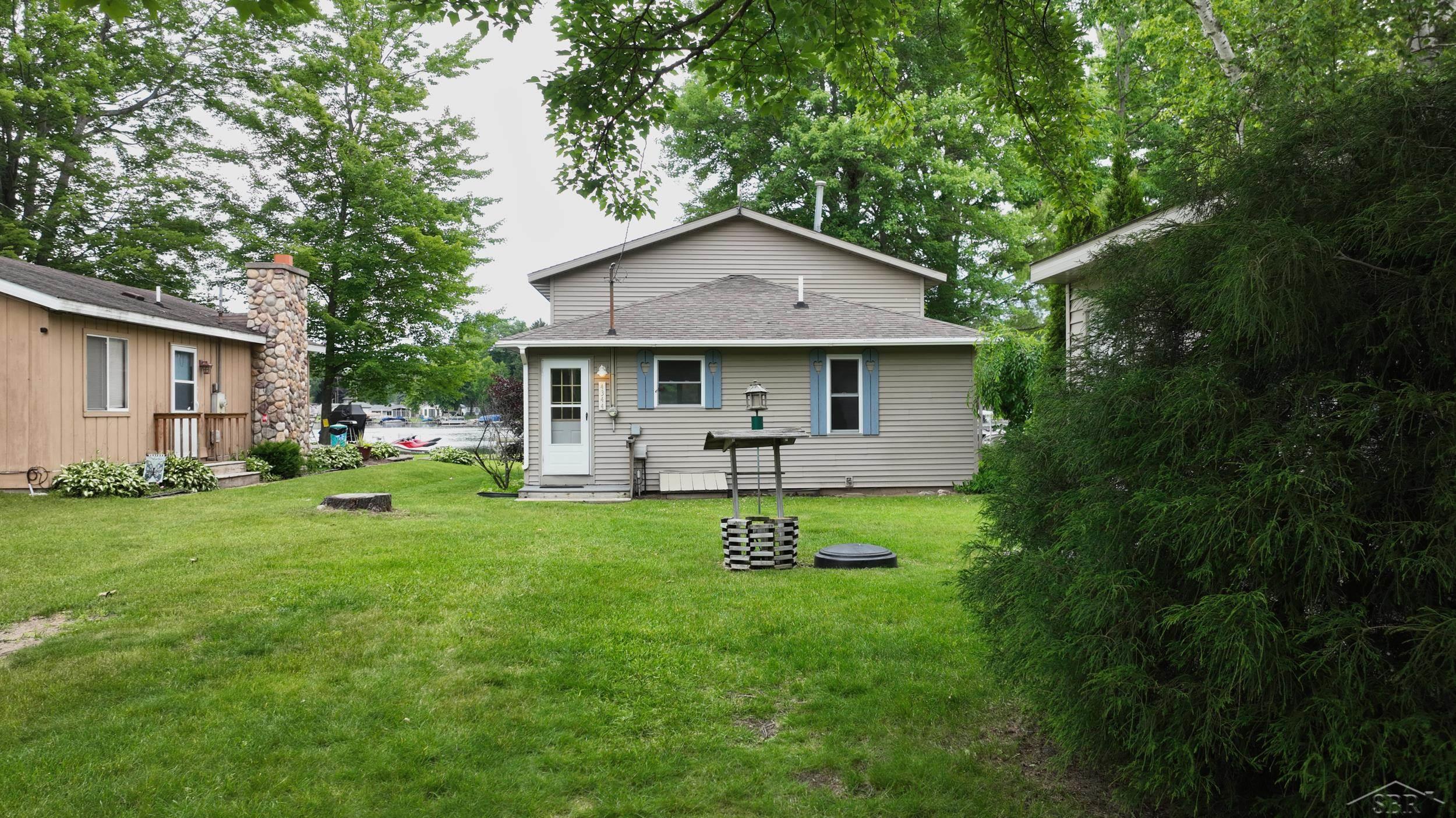 4344 Bay Road Gladwin, MI 48624 - Photo 8 of 59
