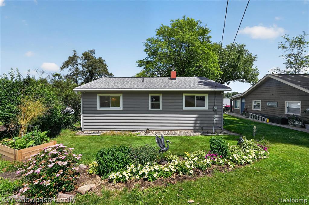 5854 Bullard Road Fenton, MI 48430 - Photo 4 of 47
