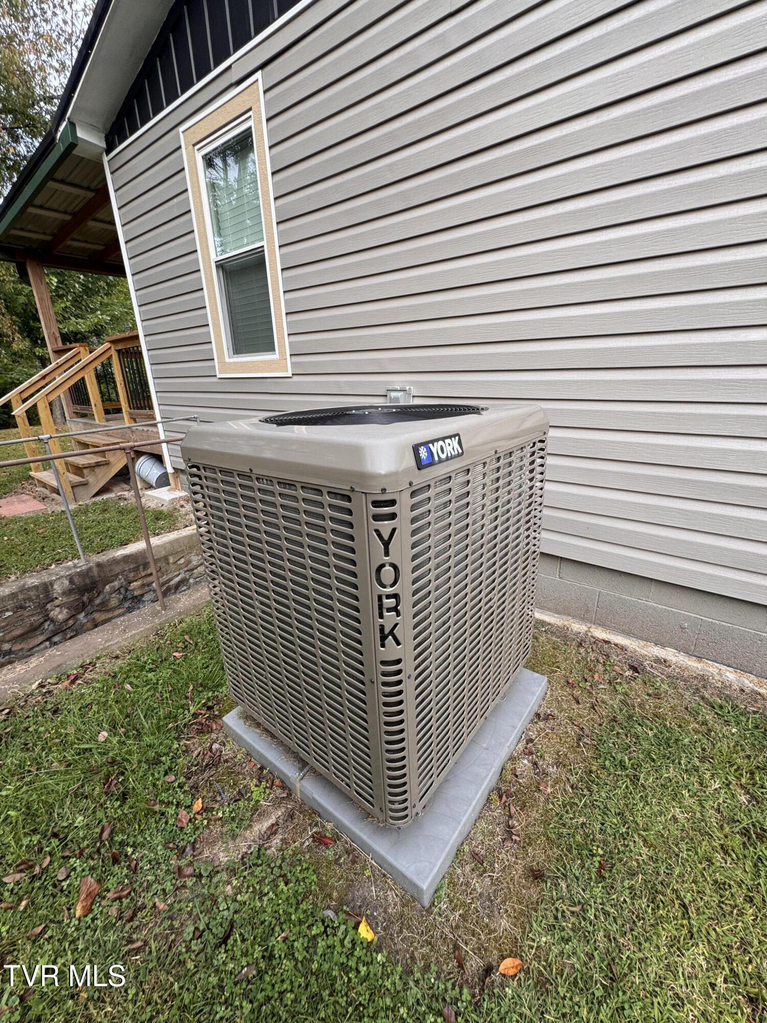 101 Spar Mill Road Erwin, TN 37650 - Photo 13 of 47 IMG_4425