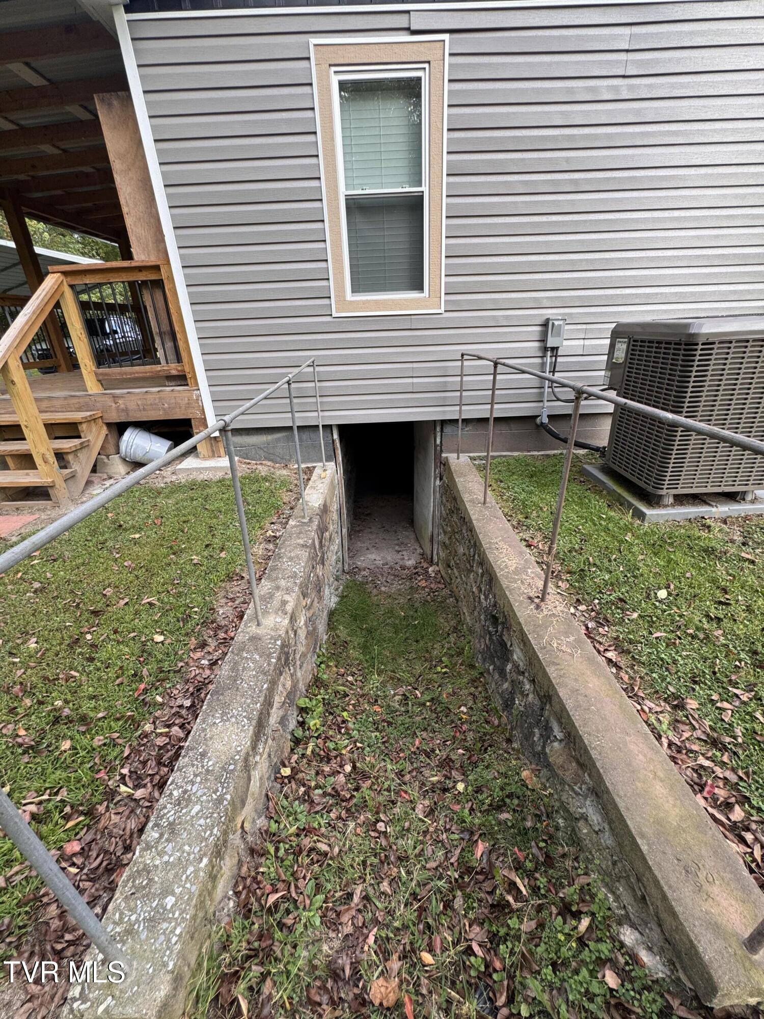 101 Spar Mill Road Erwin, TN 37650 - Photo 15 of 47 IMG_4427