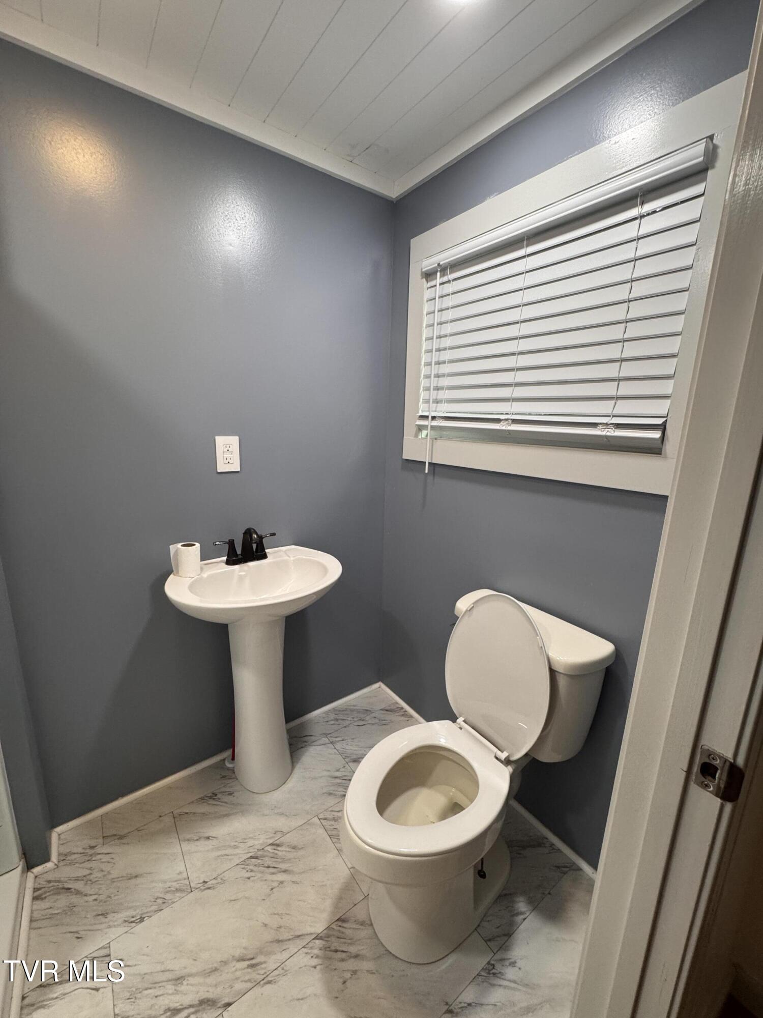 101 Spar Mill Road Erwin, TN 37650 - Photo 42 of 47 IMG_4405