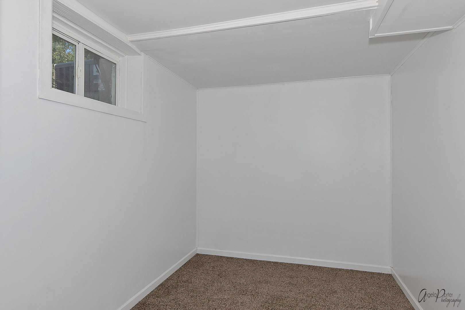 26316 West Rollins Road Ingleside, IL 60041 - Photo 30 of 45 a small space with a window