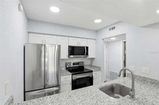 $159,900 | 5846 Peregrine Avenue, Unit B12, Orlando, FL 32819