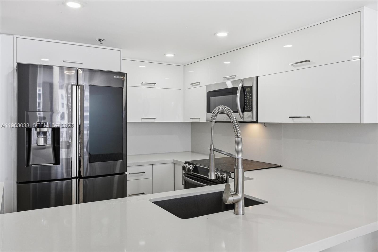 540 Brickell Key Drive, Unit 823 Miami, FL 33131 - Photo 11 of 49