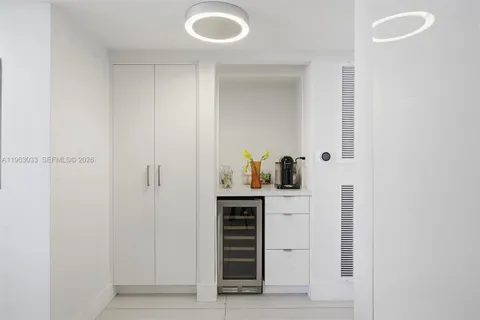 $595,000 | 540 Brickell Key Drive, Unit 823, Miami, FL 33131