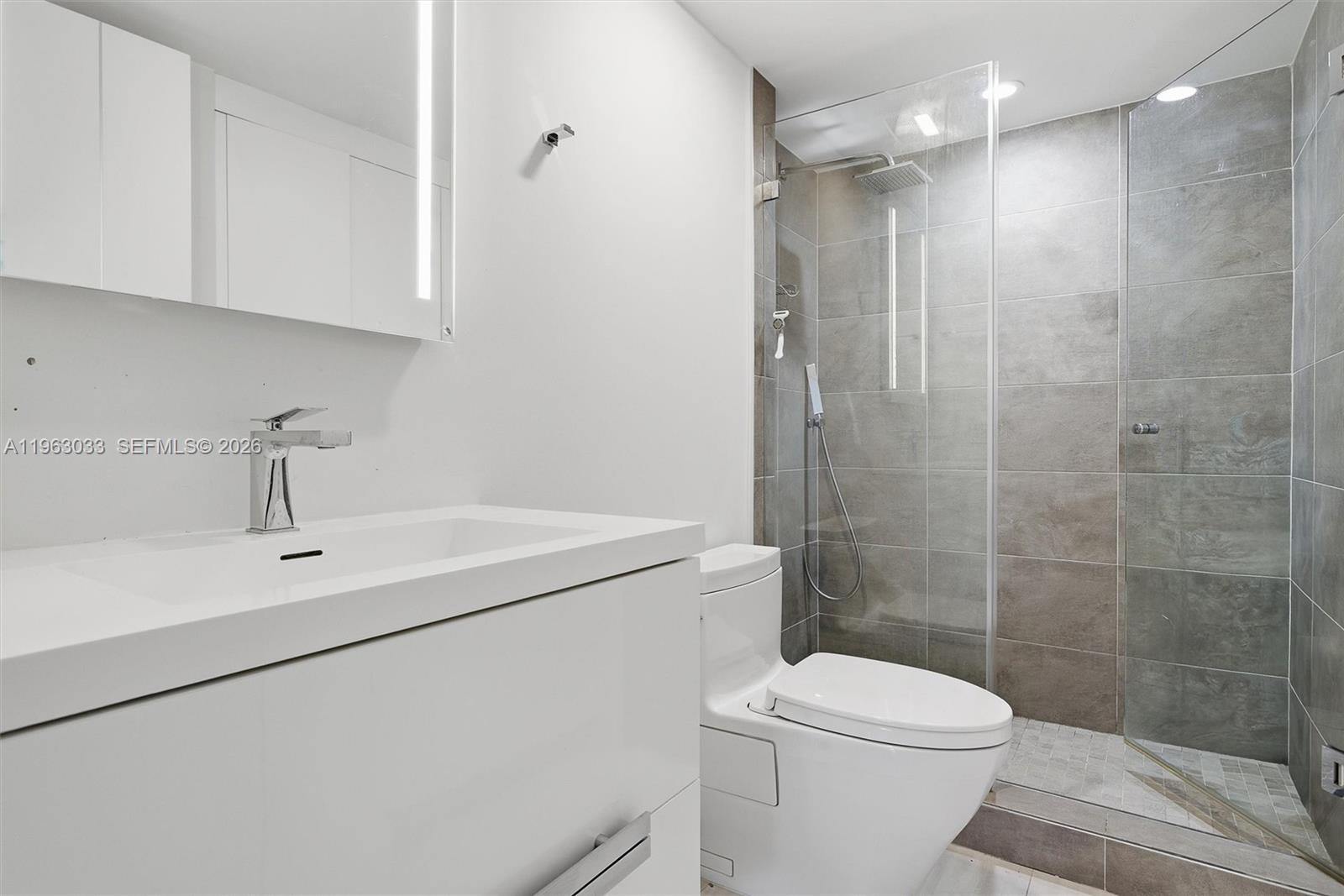 540 Brickell Key Drive, Unit 823 Miami, FL 33131 - Photo 28 of 49