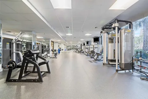 $595,000 | 540 Brickell Key Drive, Unit 823, Miami, FL 33131